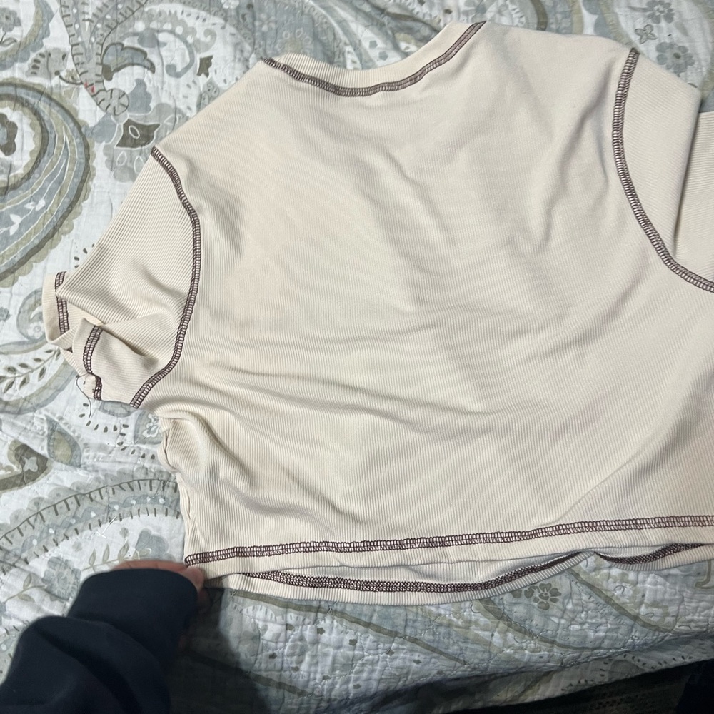 SHEIN HEART BROWN AND TAN CROPPED SHIRT, 1 XL , CROPPED , SHORT SLEEVED
